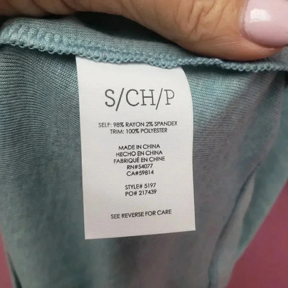 CAbi Style #5197 Iris Tank - Picture 4 of 7